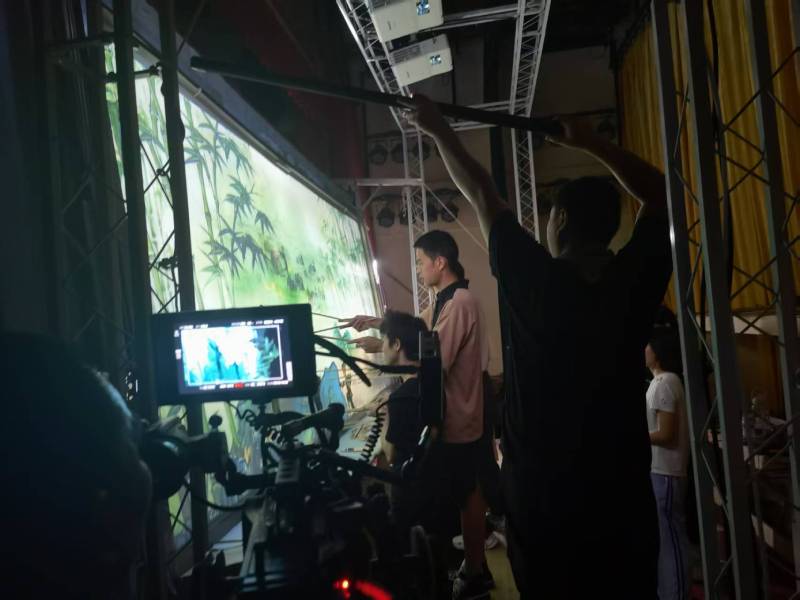 巴中TVC拍摄公司：美妆时尚造梦师，雕琢细节中的高级质感
